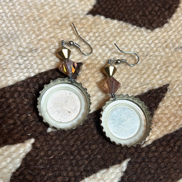 Budweiser Anniversary Beer Bottle Cap Earrings Gold Gold Crystal Beads - Picture 4 of 4